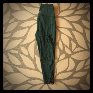 Beyond Yoga Space Dye crops